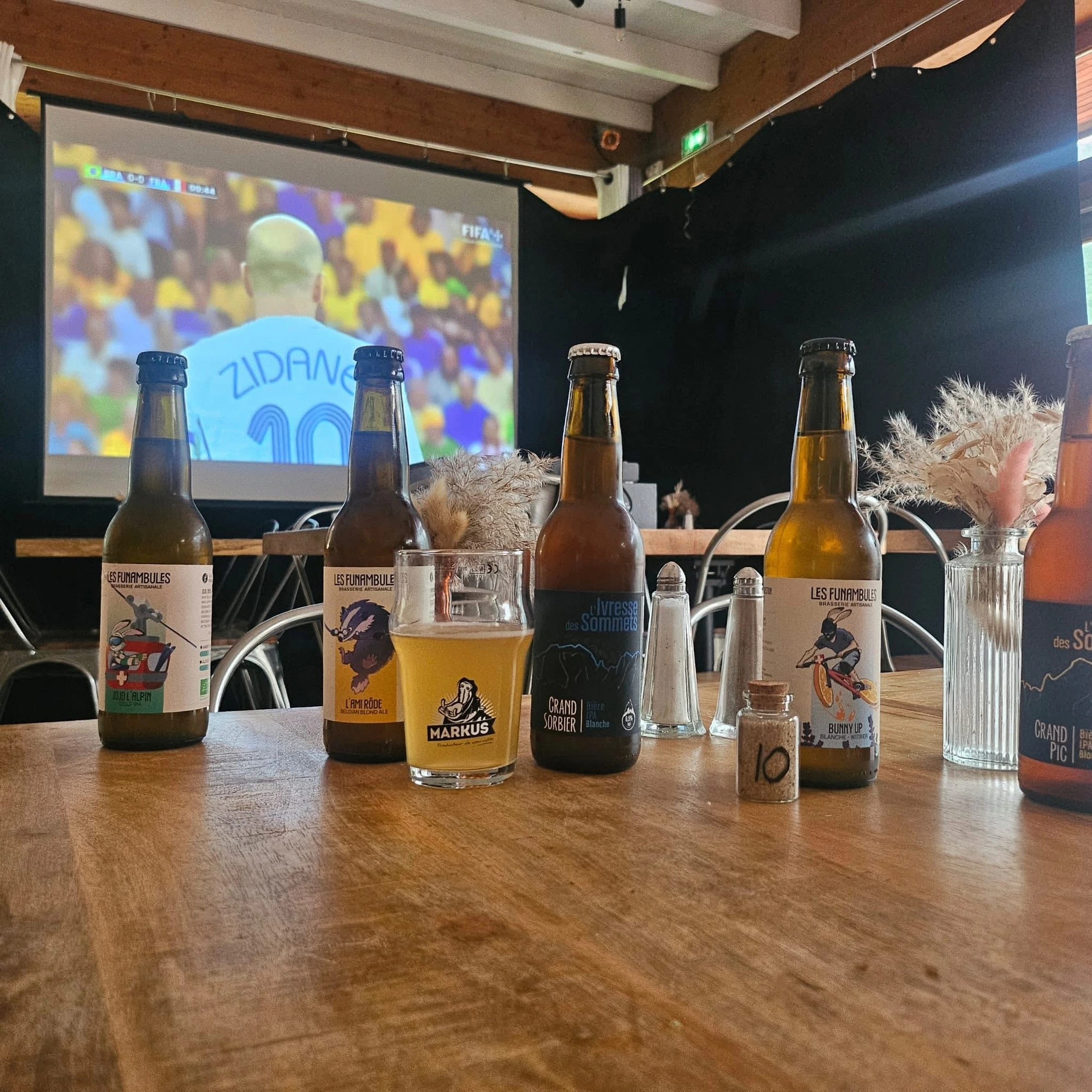 The bar and its craft beers
