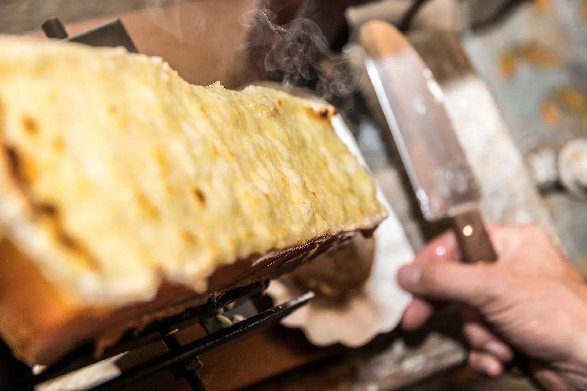 Traditional raclette
